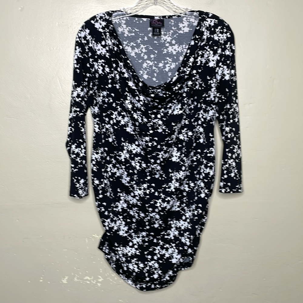 OH BABY Maternity Top Black & White Floral Popover Swag Neckline Rushed Medium